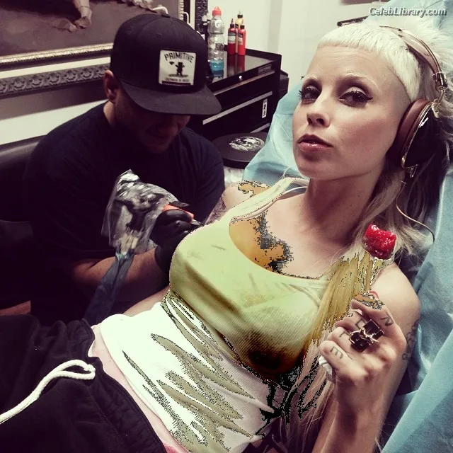 Yolandi Visser photo 11 of 252