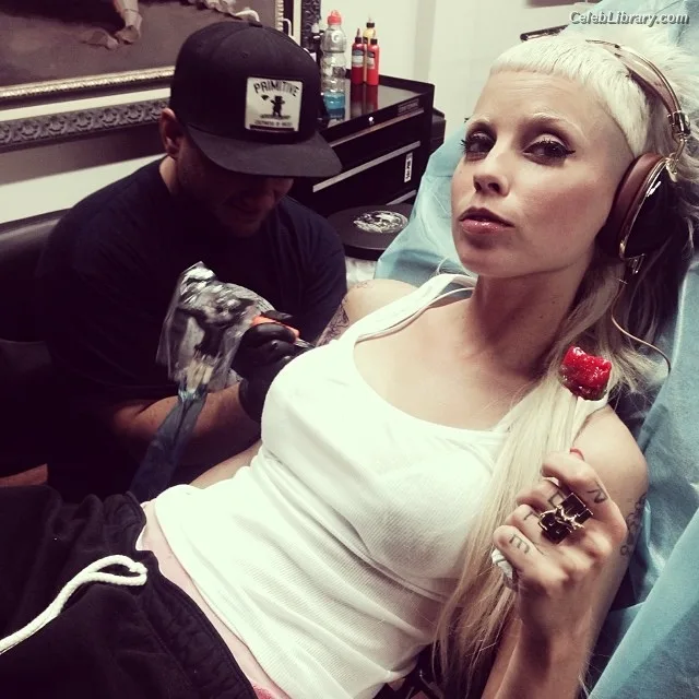 Yolandi Visser photo 13 of 252
