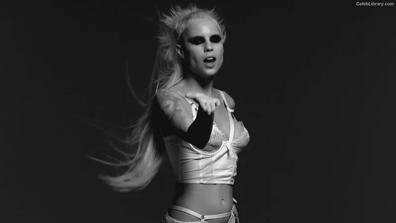 Yolandi Visser photo 6 of 252