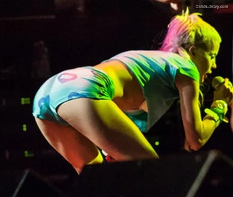 Yolandi Visser photo 9 of 252