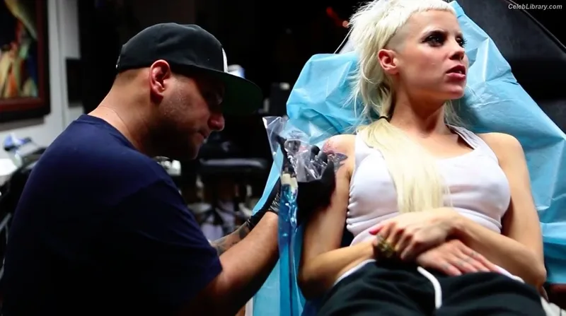 Yolandi Visser photo 3 of 252