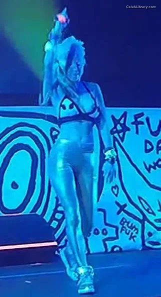 Yolandi Visser photo 6 of 252