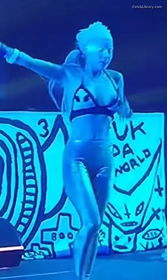 Yolandi Visser photo 7 of 252