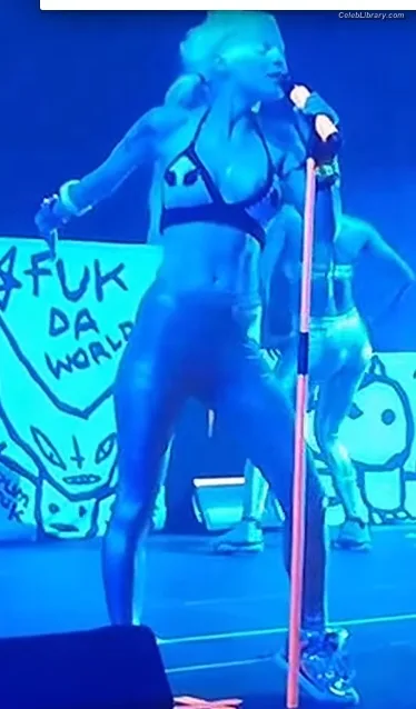 Yolandi Visser photo 9 of 252