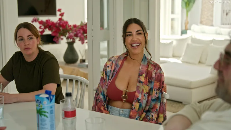 Yolanthe Cabau photo 7 of 10
