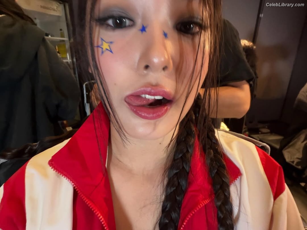 Yoonchae (Katseye) photo 1 of 144