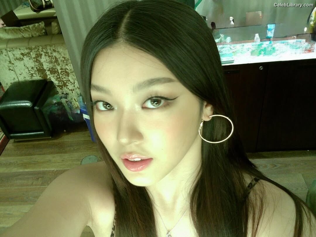 Yoonchae (Katseye) photo 18 of 144