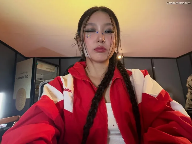 Yoonchae (Katseye) photo 2 of 144