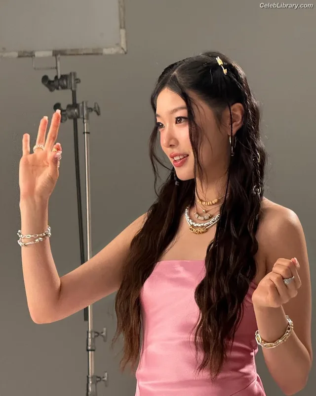 Yoonchae (Katseye) photo 15 of 144