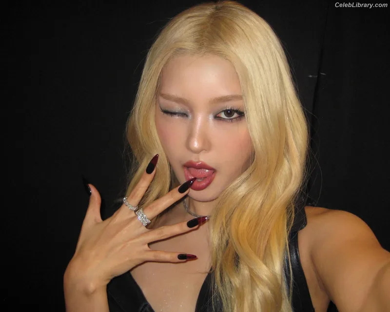 Yoonchae (Katseye) photo 7 of 144