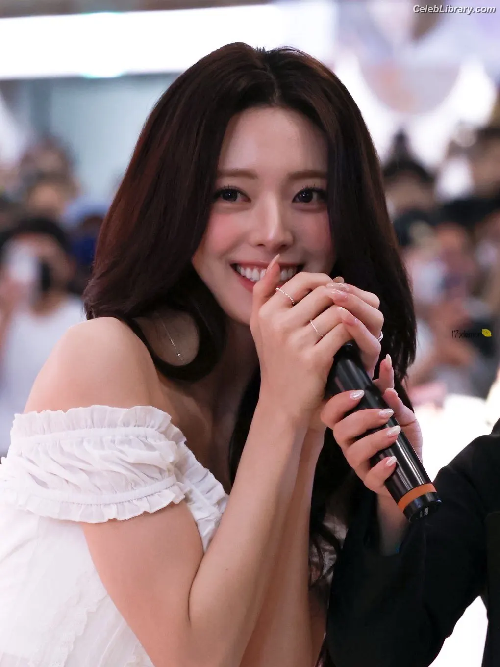 Yuna - ITZY (유나, Shin Yu Na) photo 13 of 1697