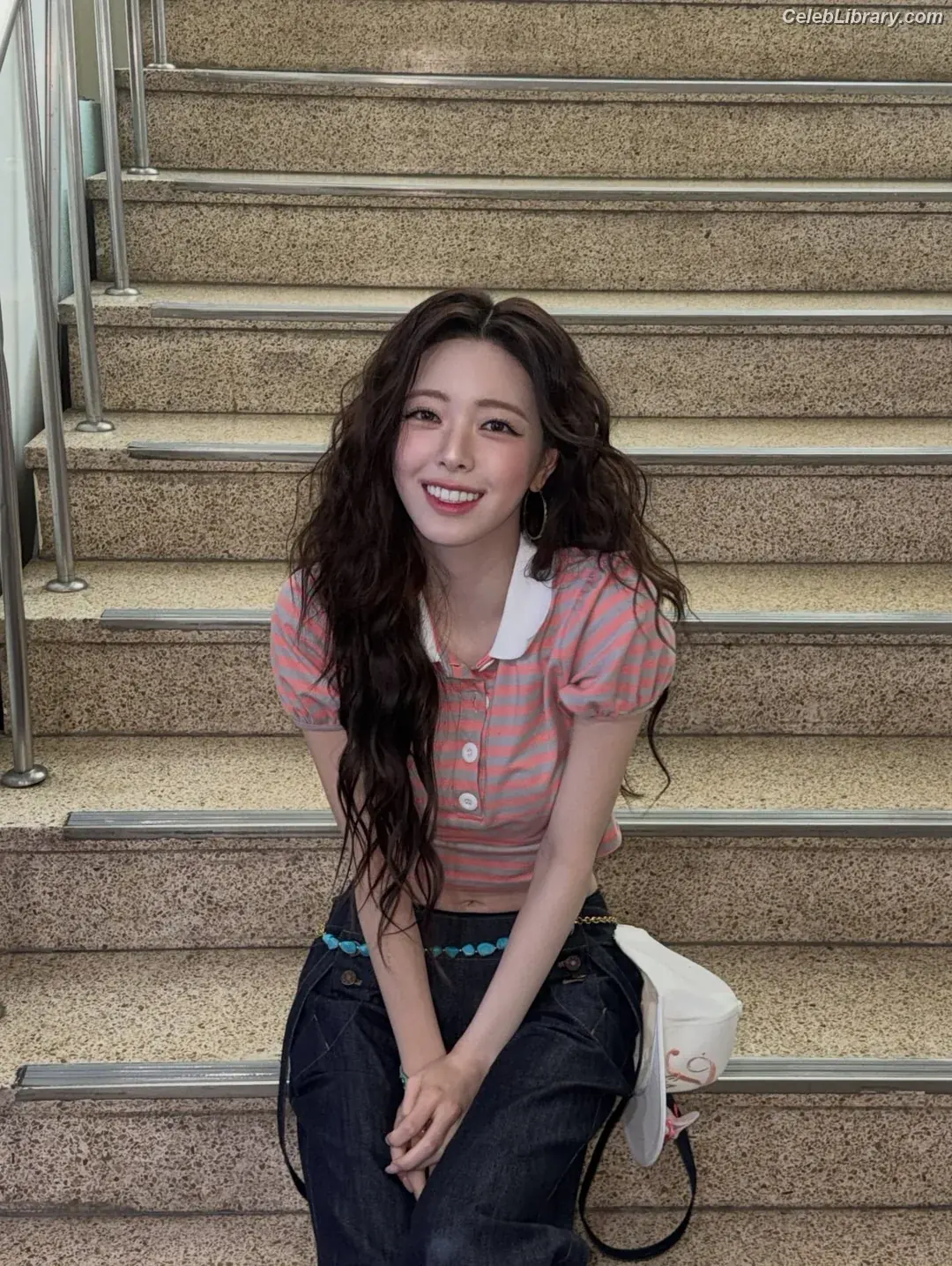 Yuna - ITZY (유나, Shin Yu Na) photo 8 of 1697