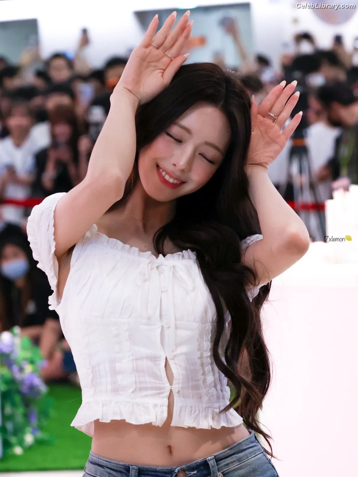 Yuna - ITZY (유나, Shin Yu Na) photo 12 of 1697