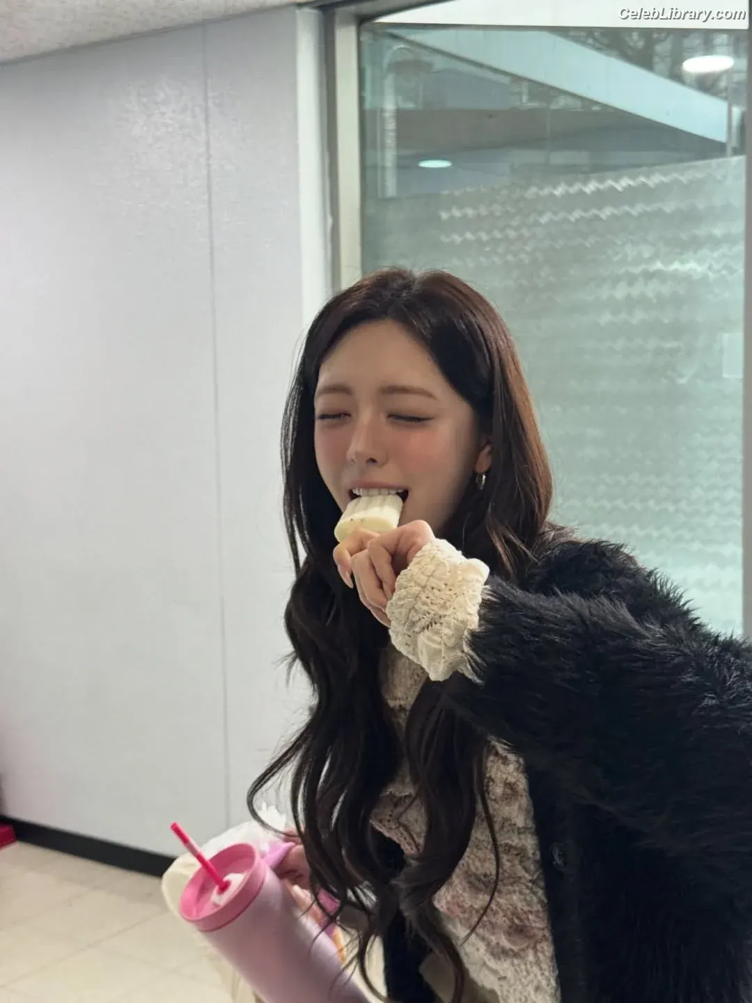 Yuna - ITZY (유나, Shin Yu Na) photo 23 of 1697