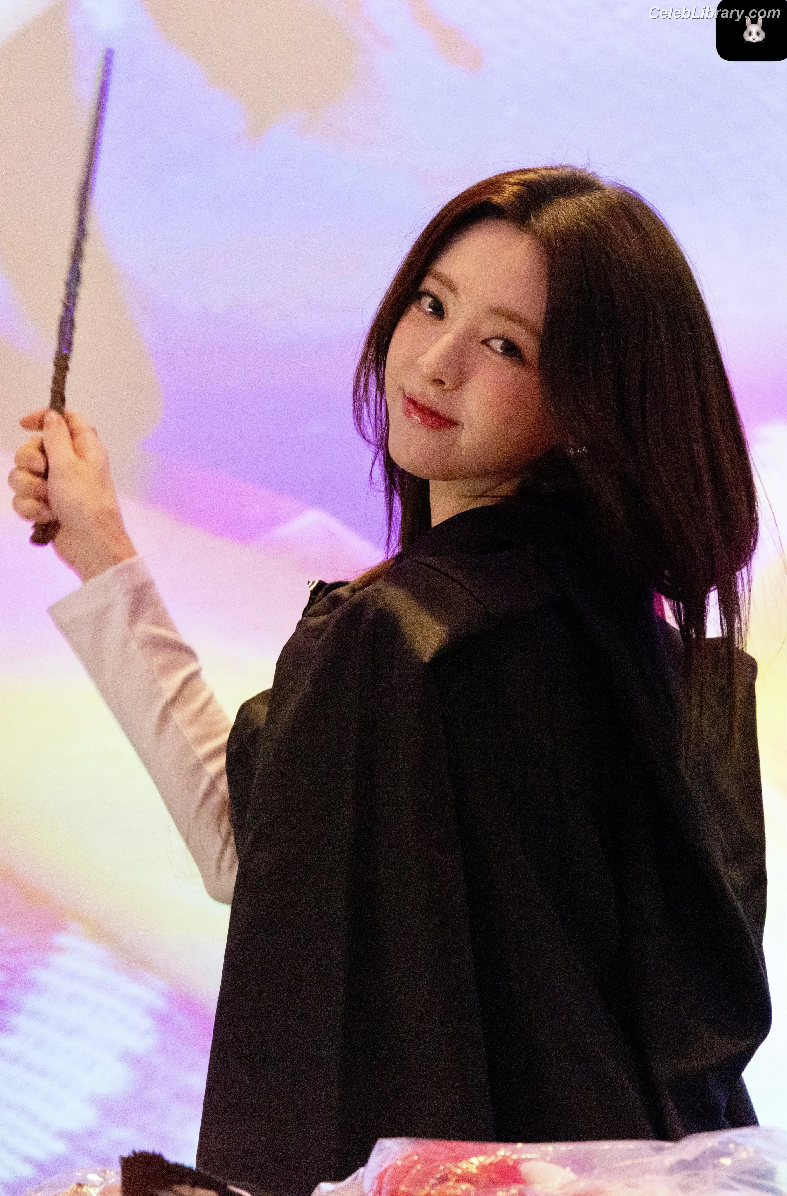 Yuna - ITZY (유나, Shin Yu Na) photo 8 of 1697