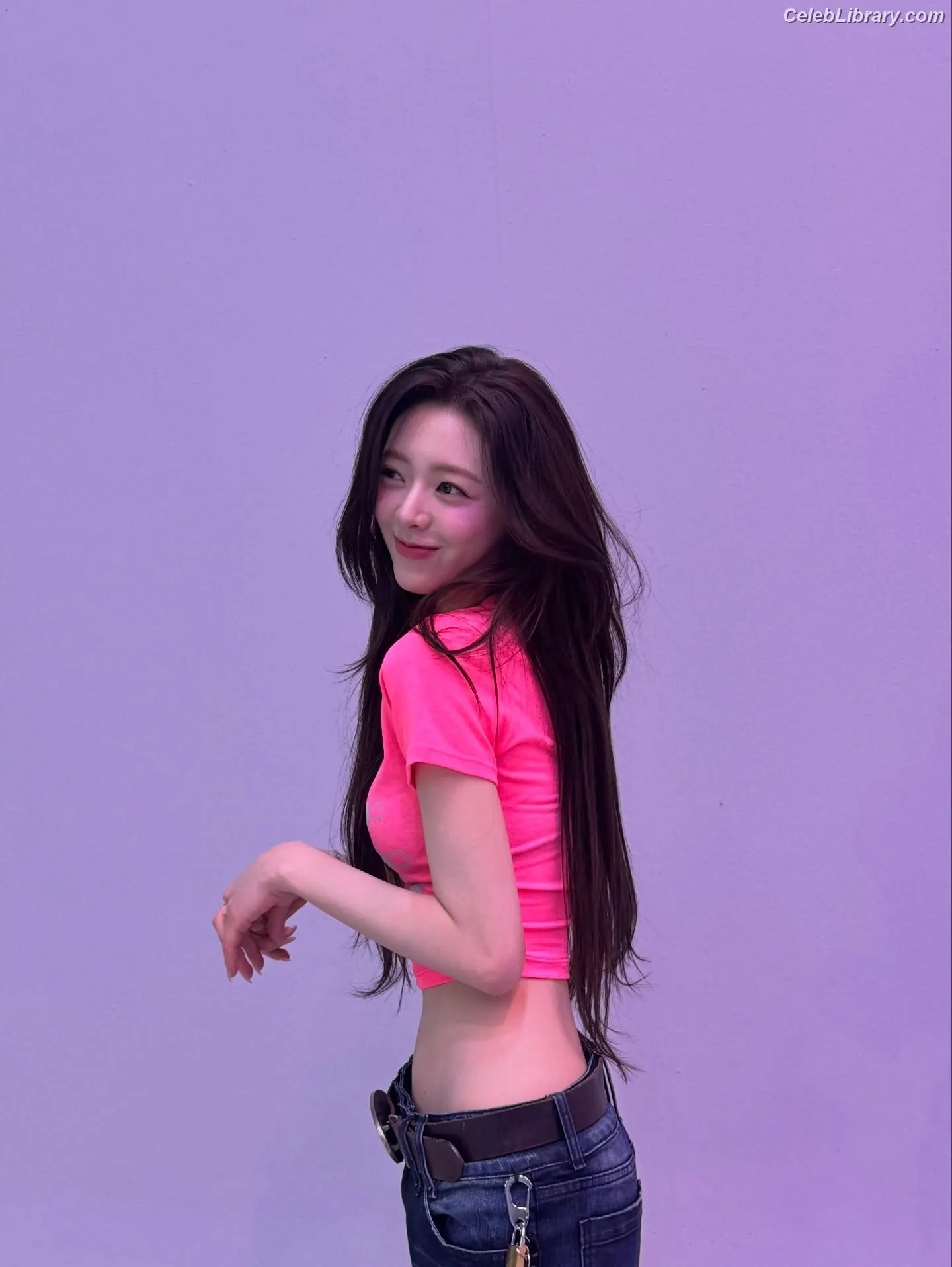 Yuna - ITZY (유나, Shin Yu Na) photo 7 of 1697