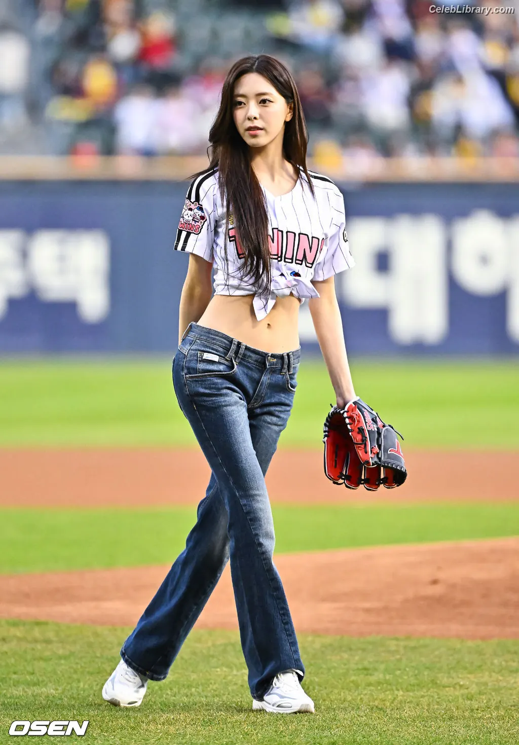 Yuna - ITZY (유나, Shin Yu Na) photo 2 of 1697