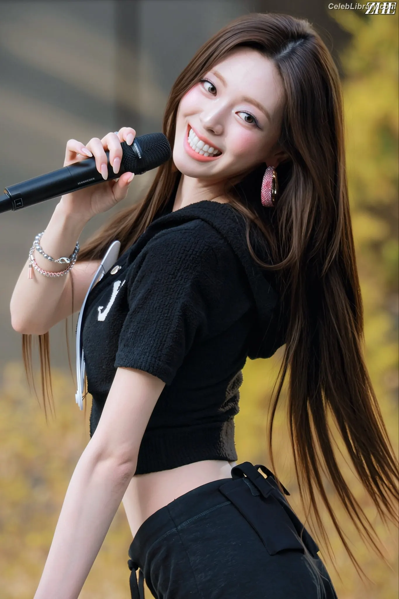 Yuna - ITZY (유나, Shin Yu Na) photo 17 of 1697