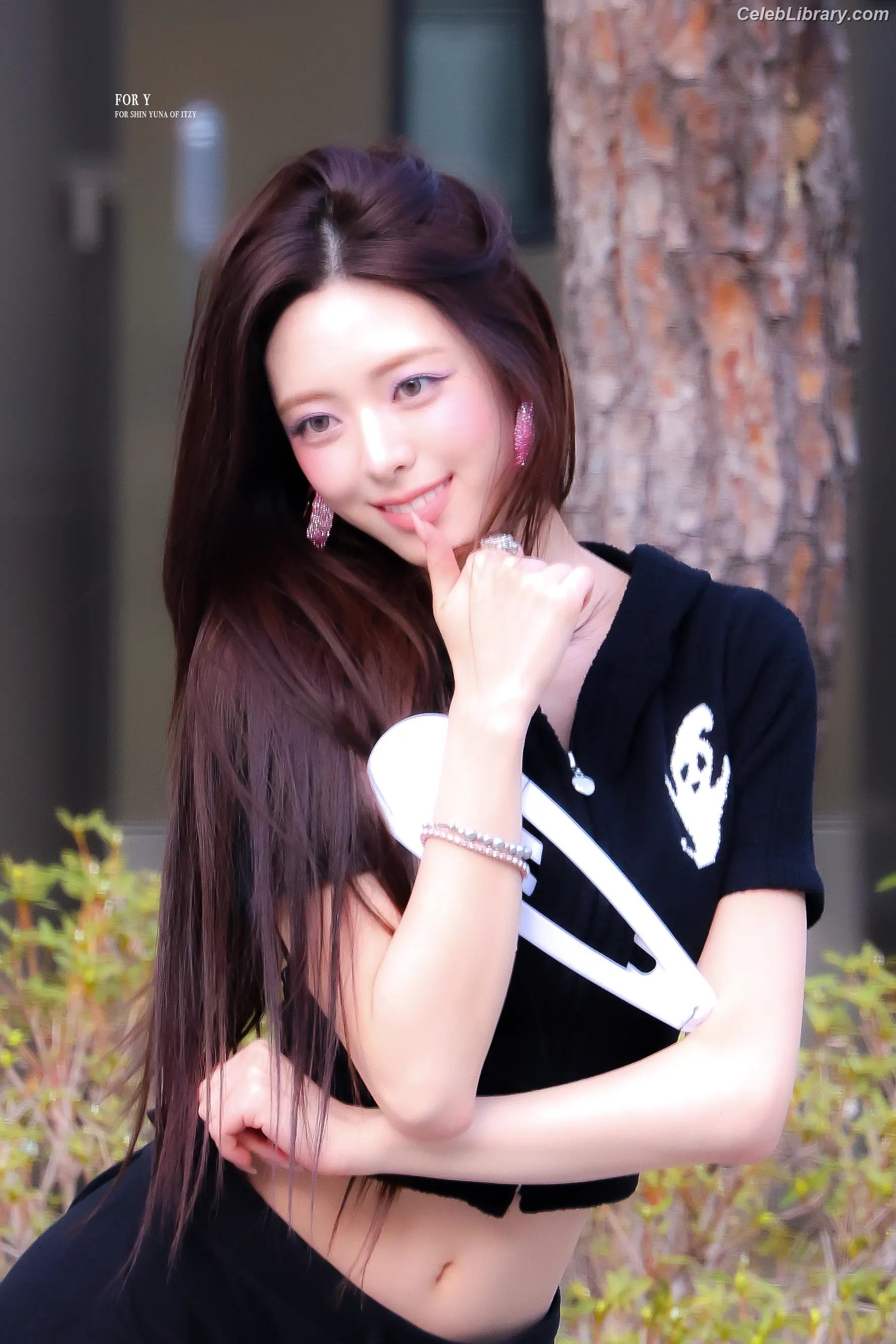 Yuna - ITZY (유나, Shin Yu Na) photo 20 of 1697