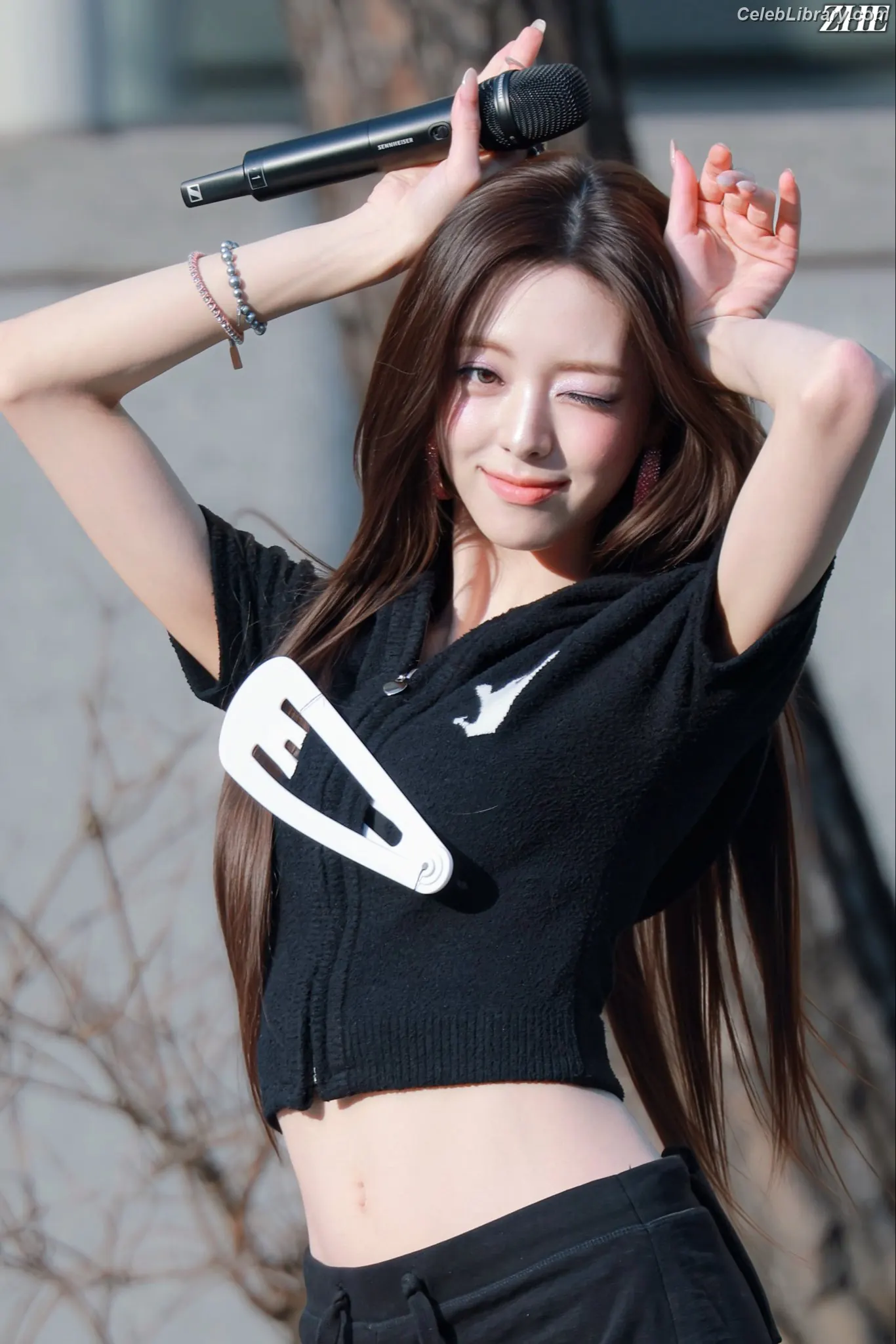 Yuna - ITZY (유나, Shin Yu Na) photo 23 of 1697
