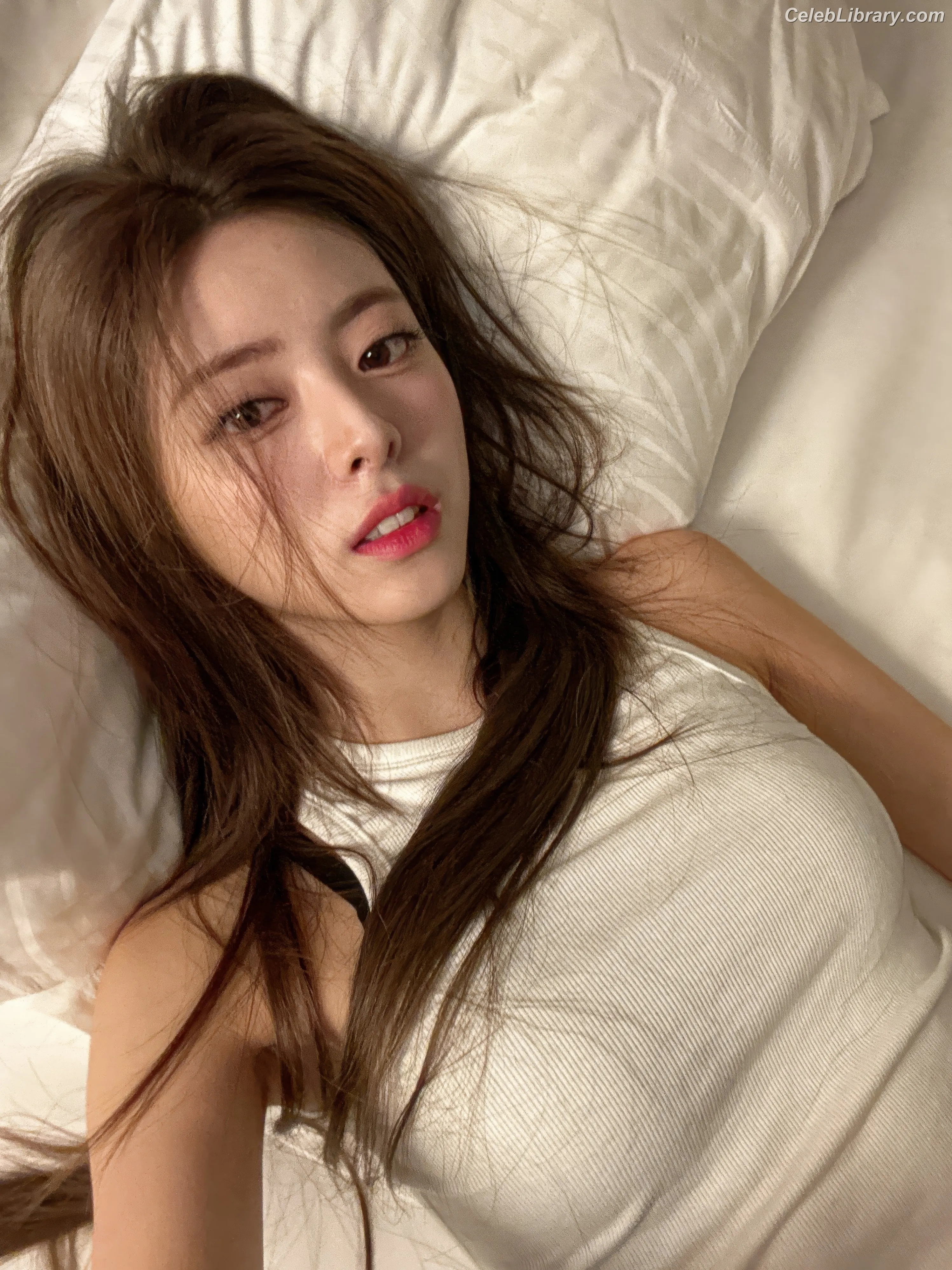 Yuna - ITZY (유나, Shin Yu Na) photo 13 of 1697