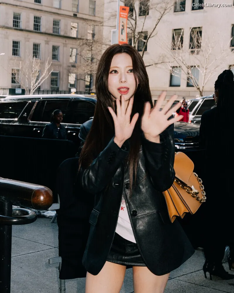 Yuna - ITZY (유나, Shin Yu Na) photo 12 of 1697