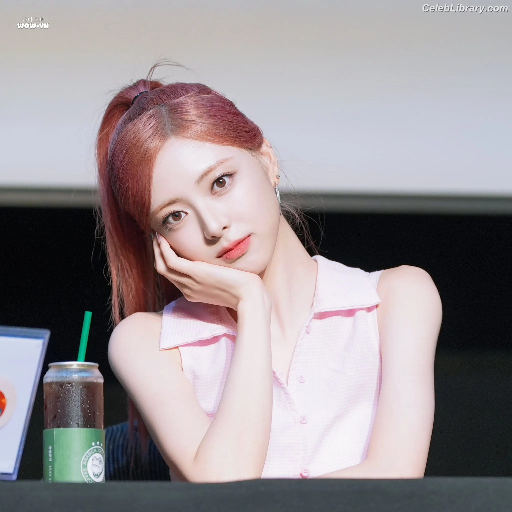 Yuna - ITZY (유나, Shin Yu Na) photo 7 of 1697