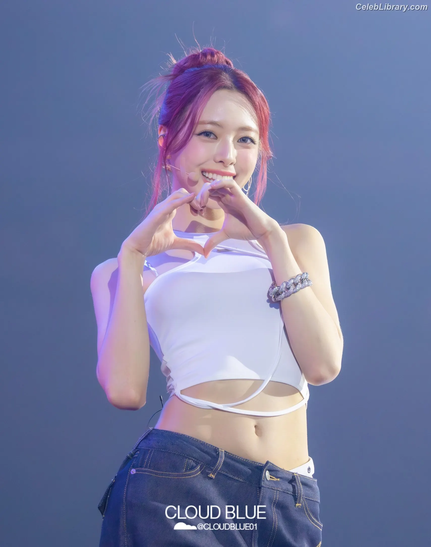 Yuna - ITZY (유나, Shin Yu Na) photo 6 of 1697