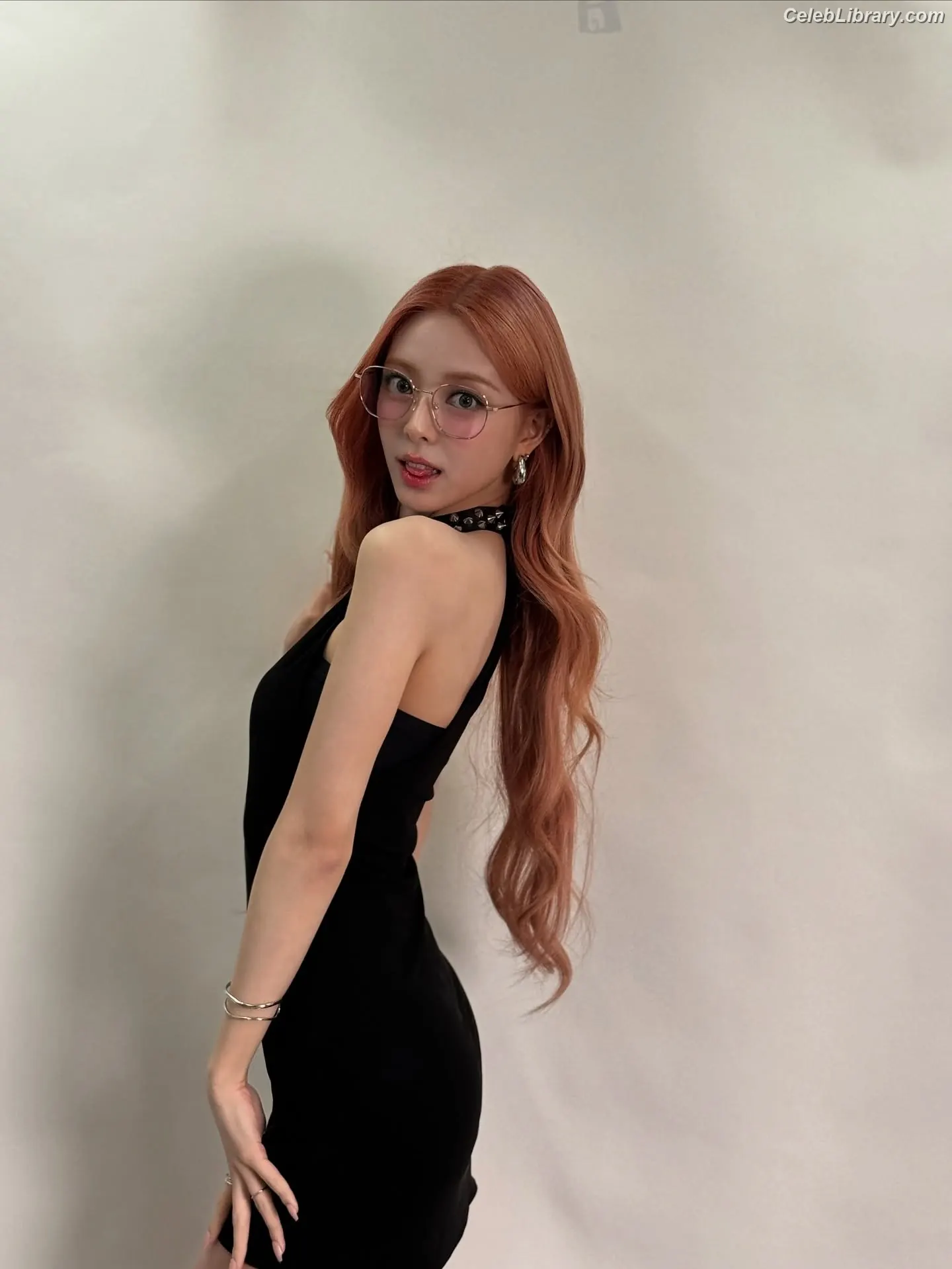 Yuna - ITZY (유나, Shin Yu Na) photo 21 of 1697