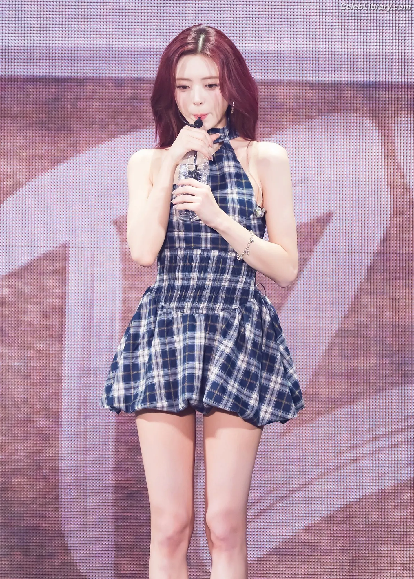 Yuna - ITZY (유나, Shin Yu Na) photo 14 of 1697