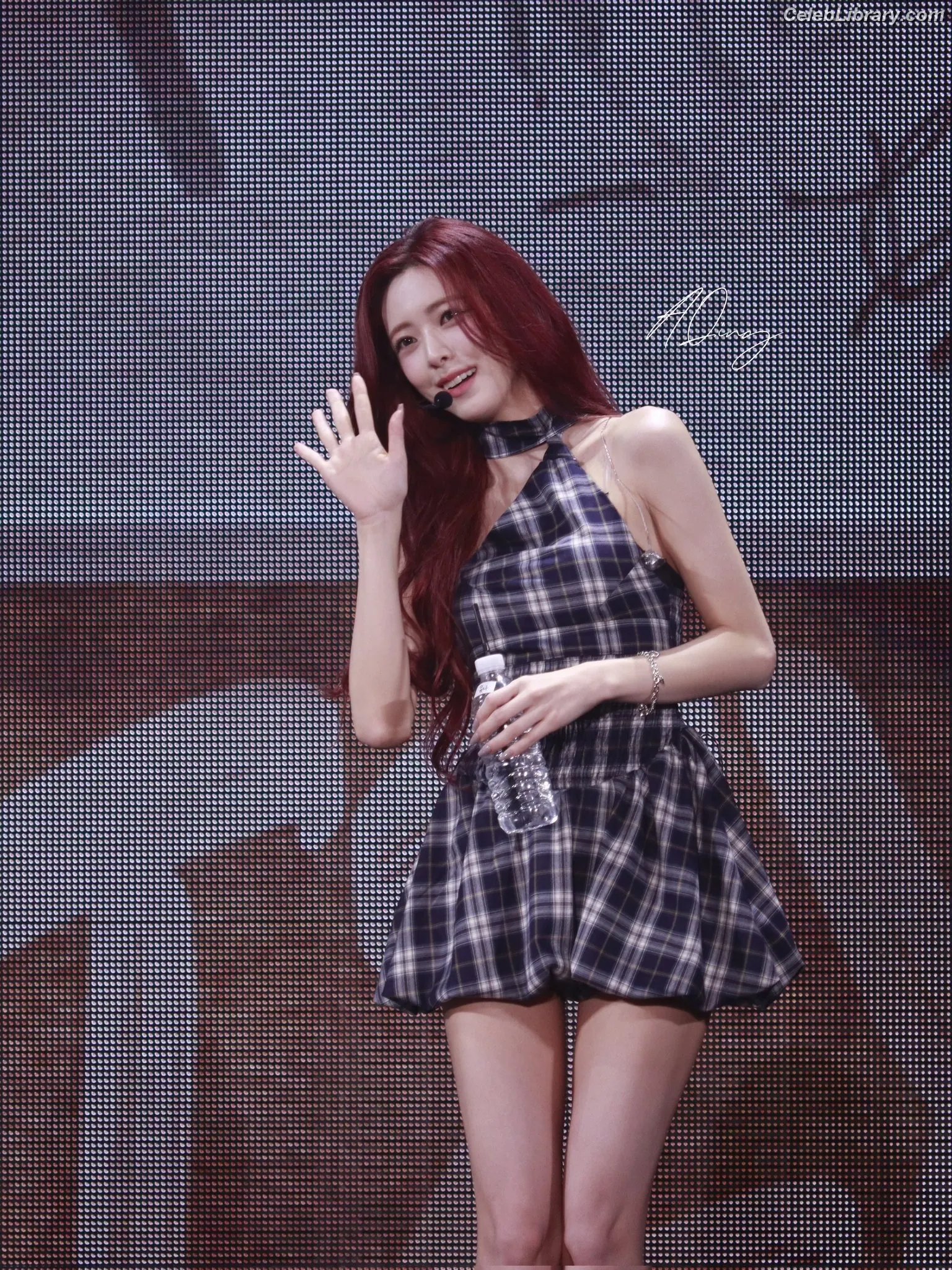 Yuna - ITZY (유나, Shin Yu Na) photo 15 of 1697
