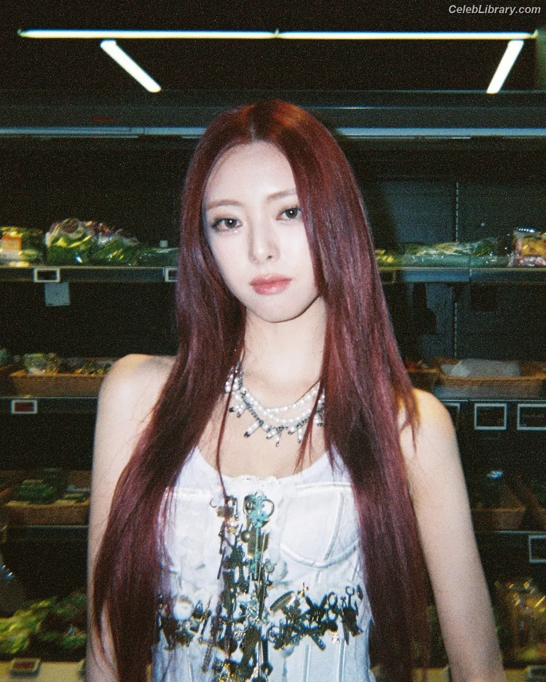 Yuna - ITZY (유나, Shin Yu Na) photo 13 of 1697