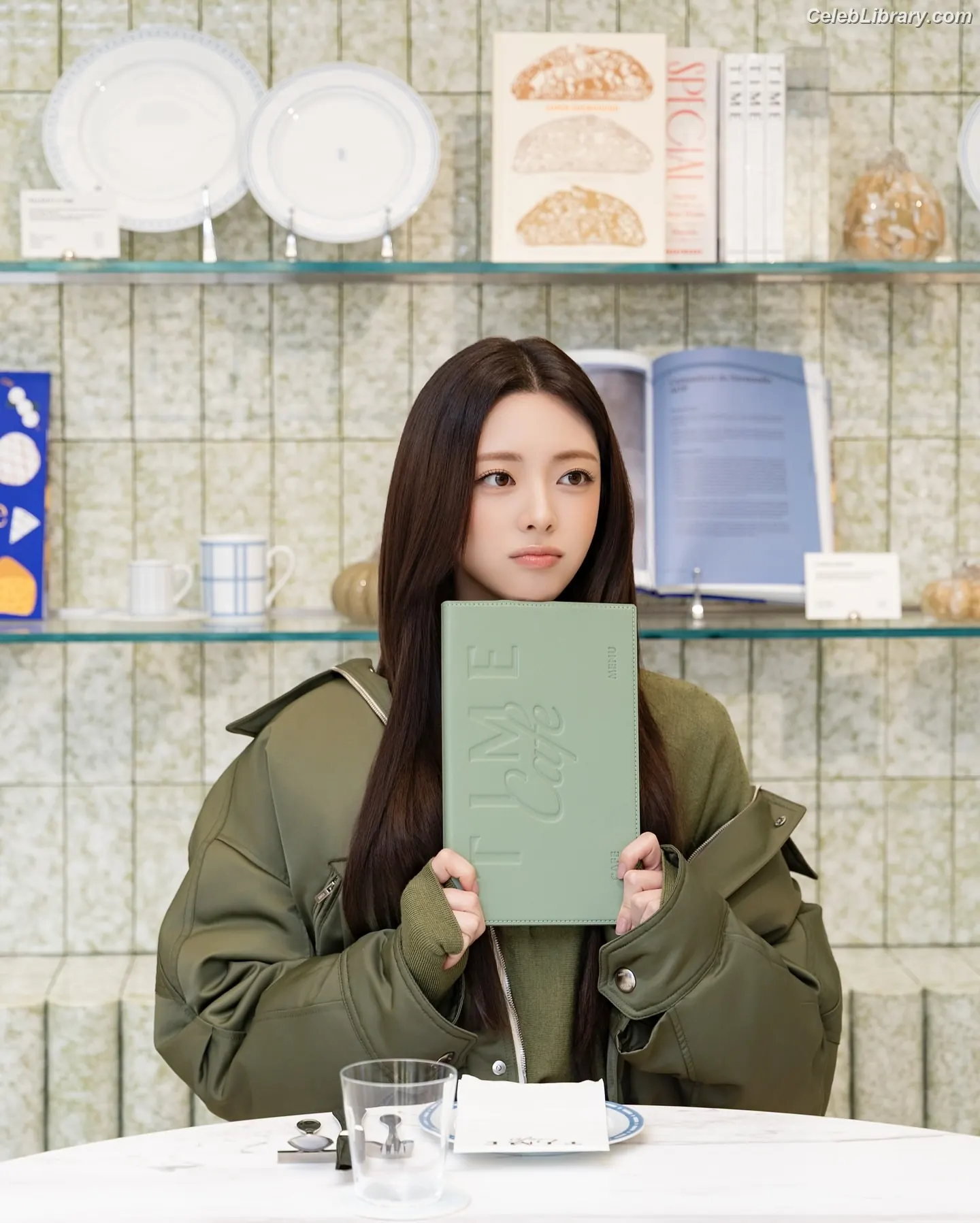Yuna - ITZY (유나, Shin Yu Na) photo 13 of 1697