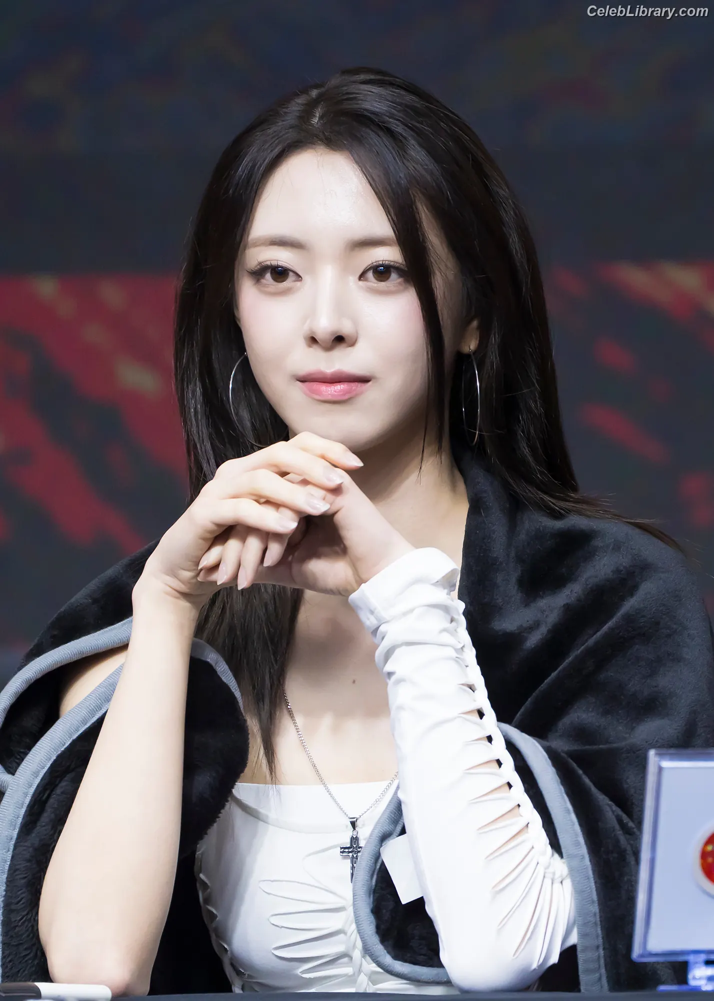 Yuna - ITZY (유나, Shin Yu Na) photo 15 of 1697