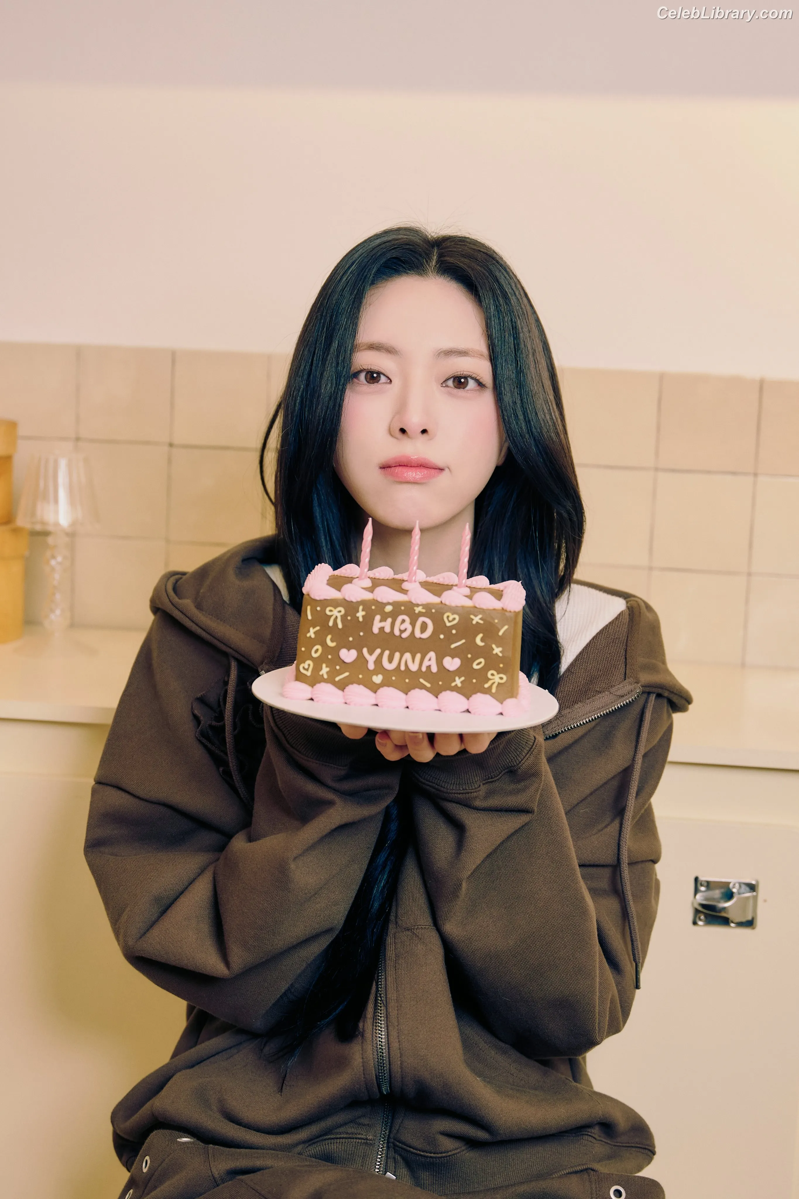 Yuna - ITZY (유나, Shin Yu Na) photo 3 of 1697