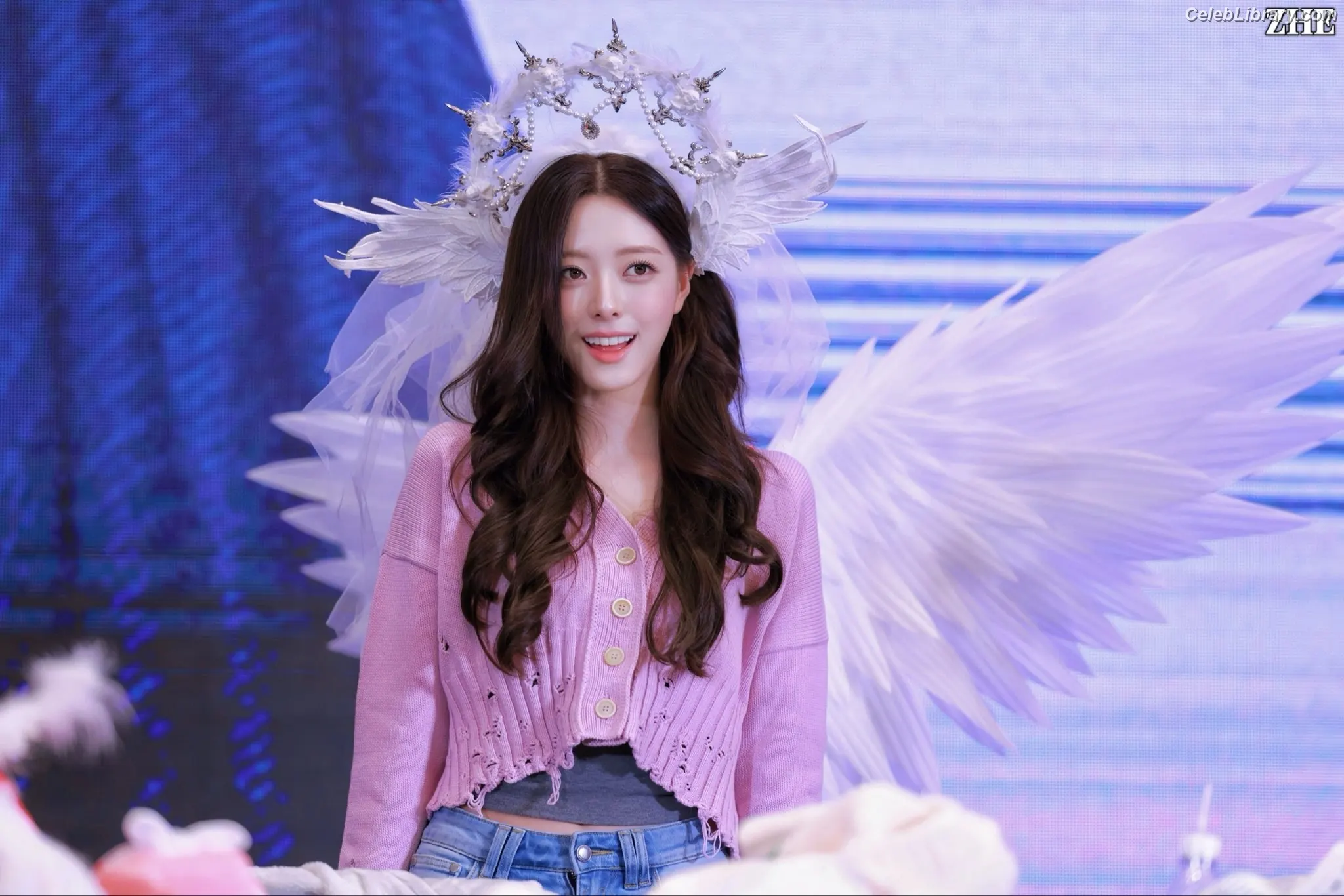Yuna - ITZY (유나, Shin Yu Na) photo 16 of 1697