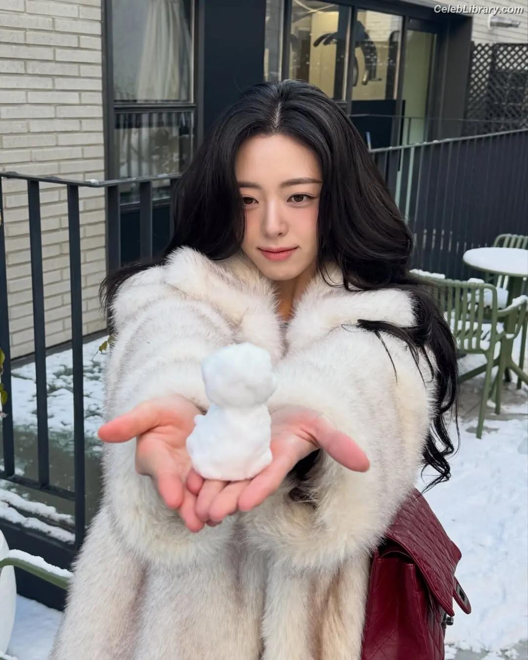 Yuna - ITZY (유나, Shin Yu Na) photo 19 of 1697
