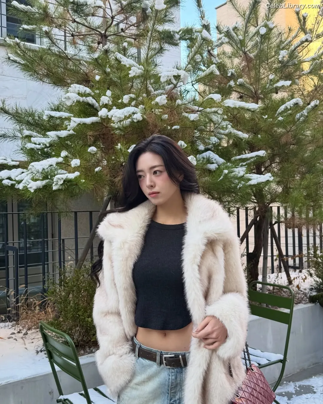 Yuna - ITZY (유나, Shin Yu Na) photo 23 of 1697