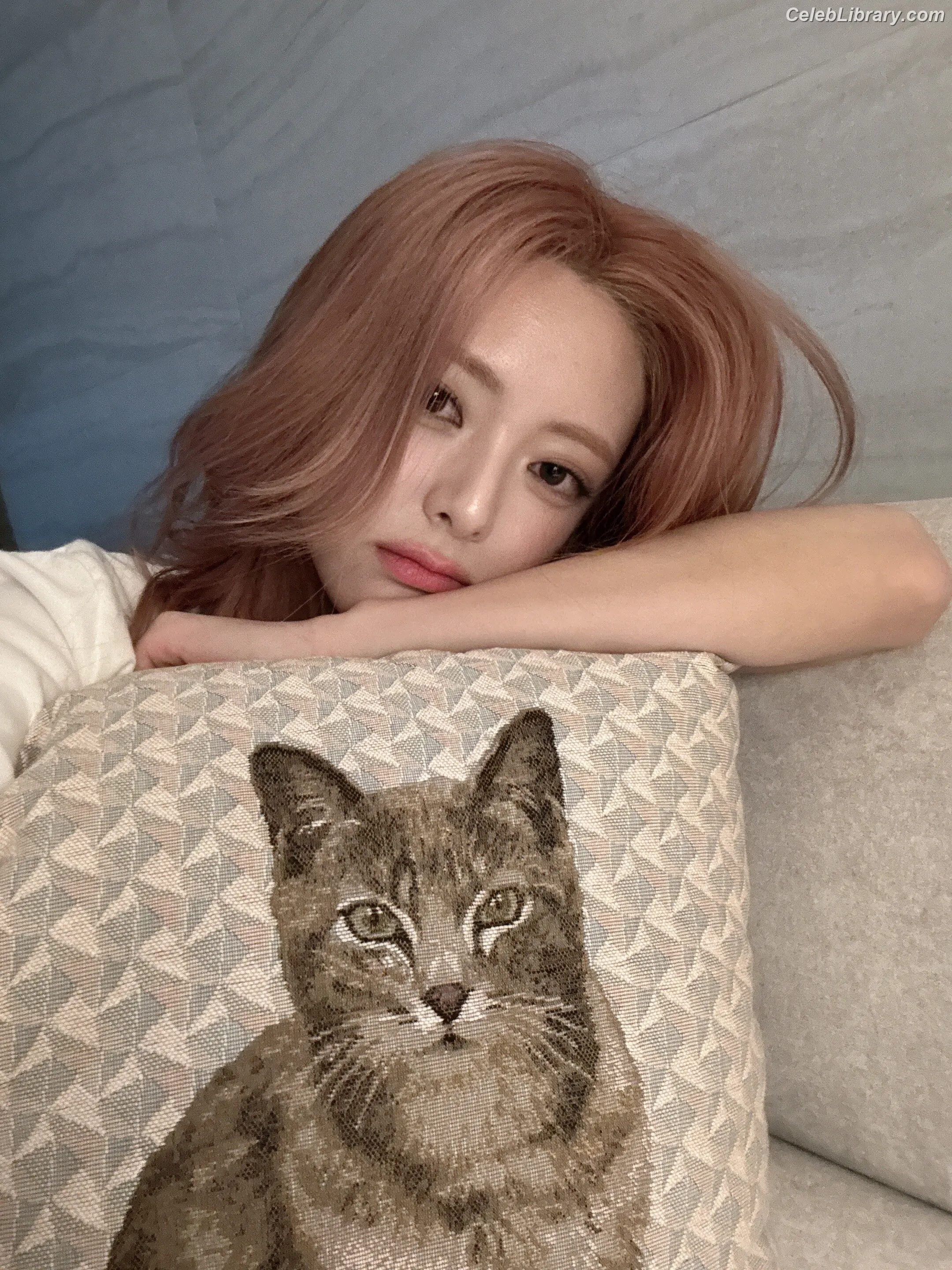 Yuna - ITZY (유나, Shin Yu Na) photo 12 of 1697