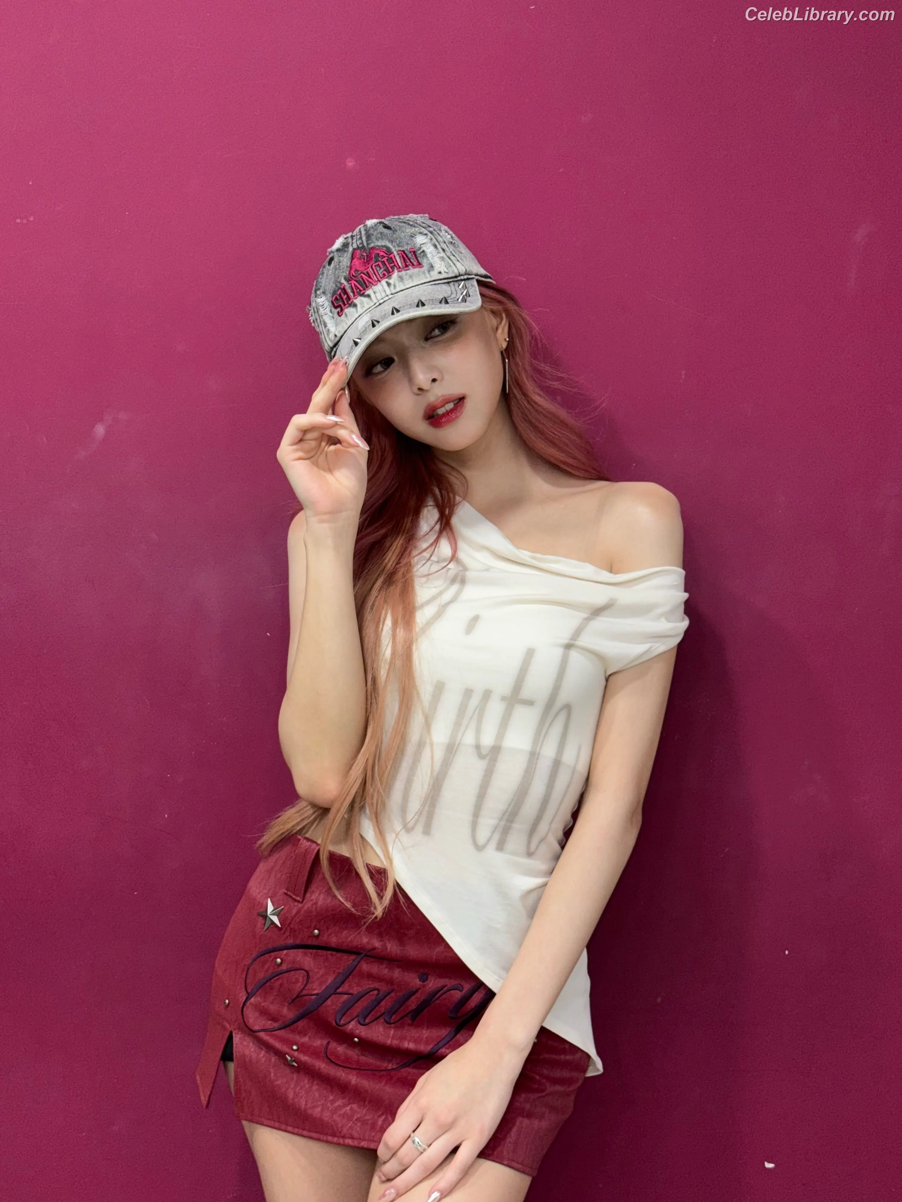 Yuna - ITZY (유나, Shin Yu Na) photo 13 of 1697