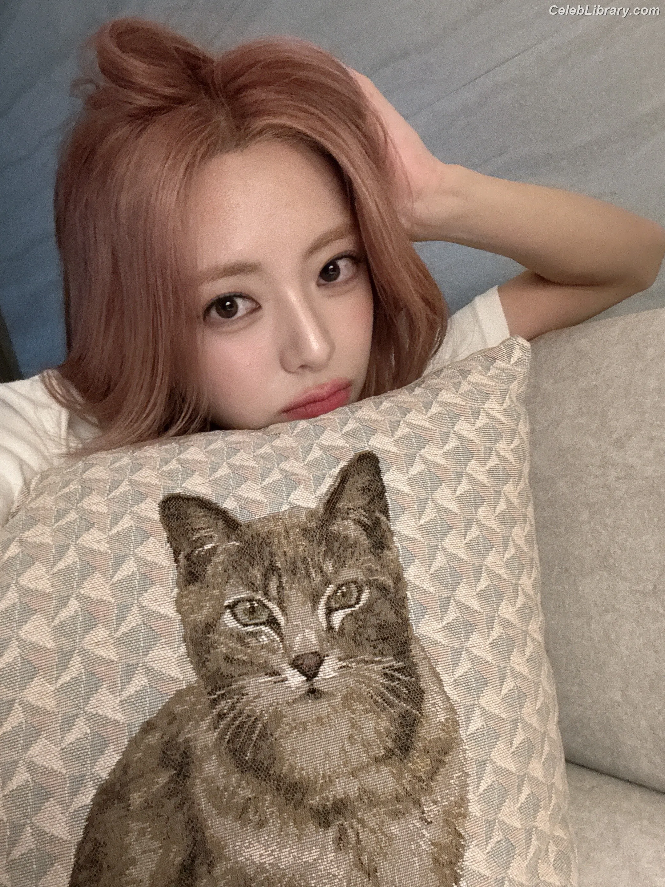 Yuna - ITZY (유나, Shin Yu Na) photo 14 of 1697