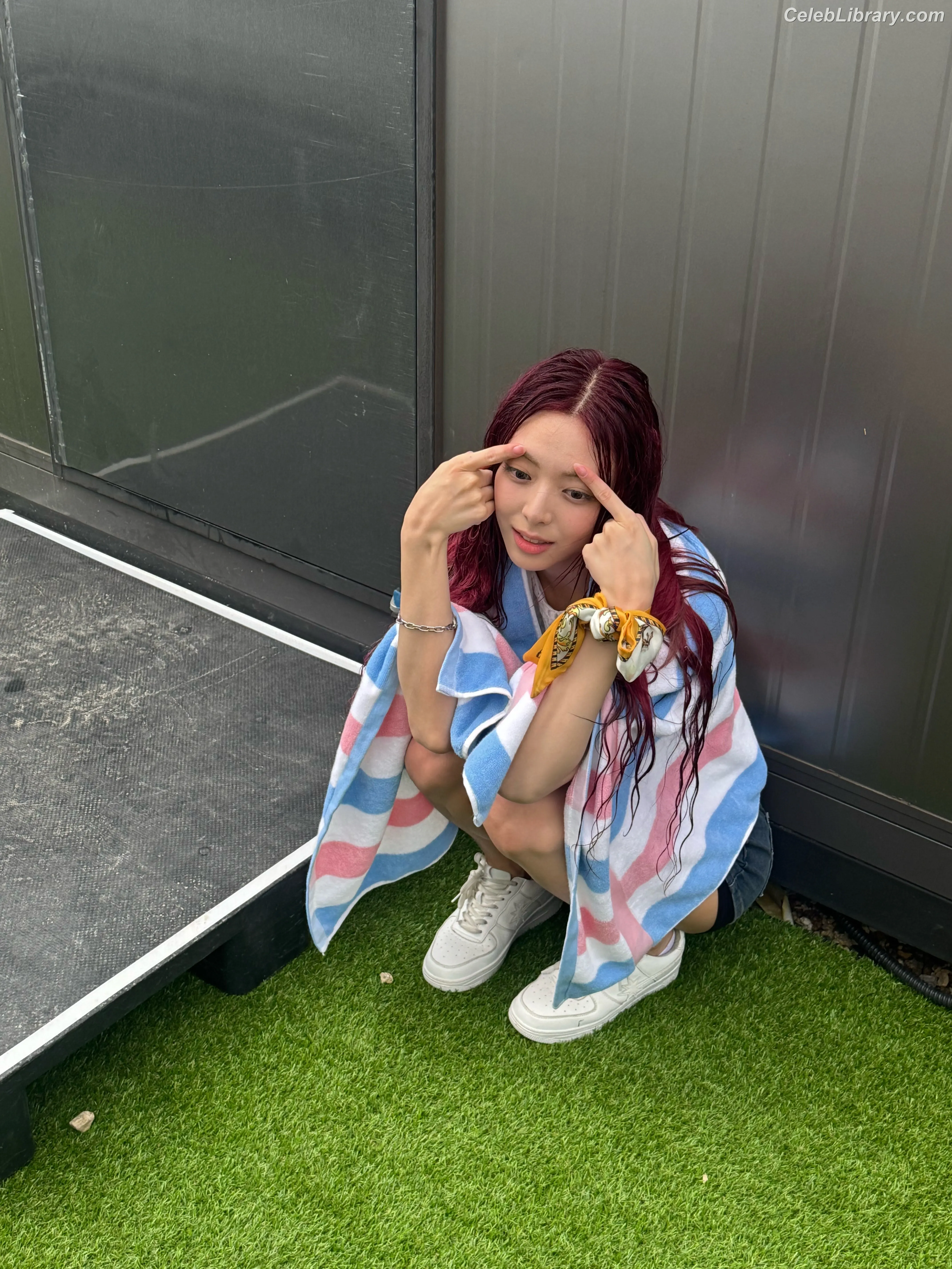 Yuna - ITZY (유나, Shin Yu Na) photo 14 of 1697