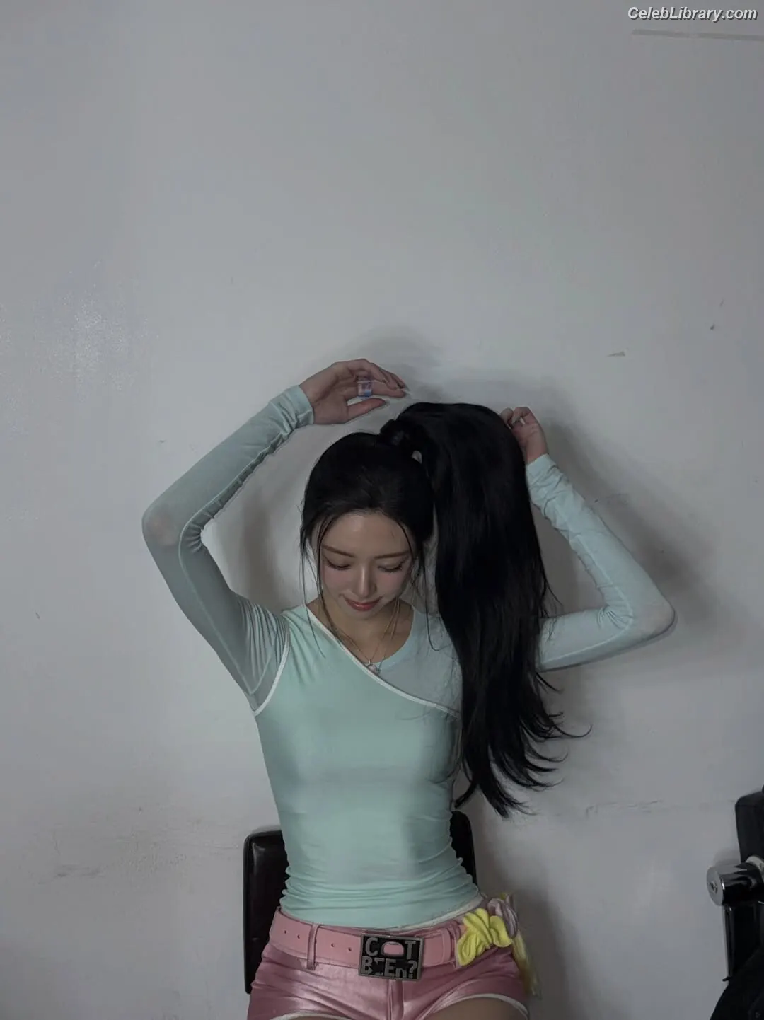 Yuna - ITZY (유나, Shin Yu Na) photo 10 of 1697