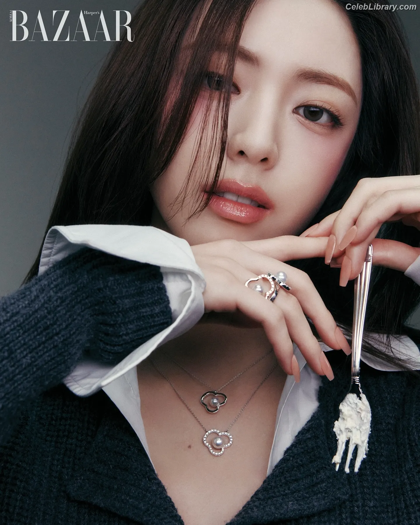 Yuna - ITZY (유나, Shin Yu Na) photo 14 of 1697