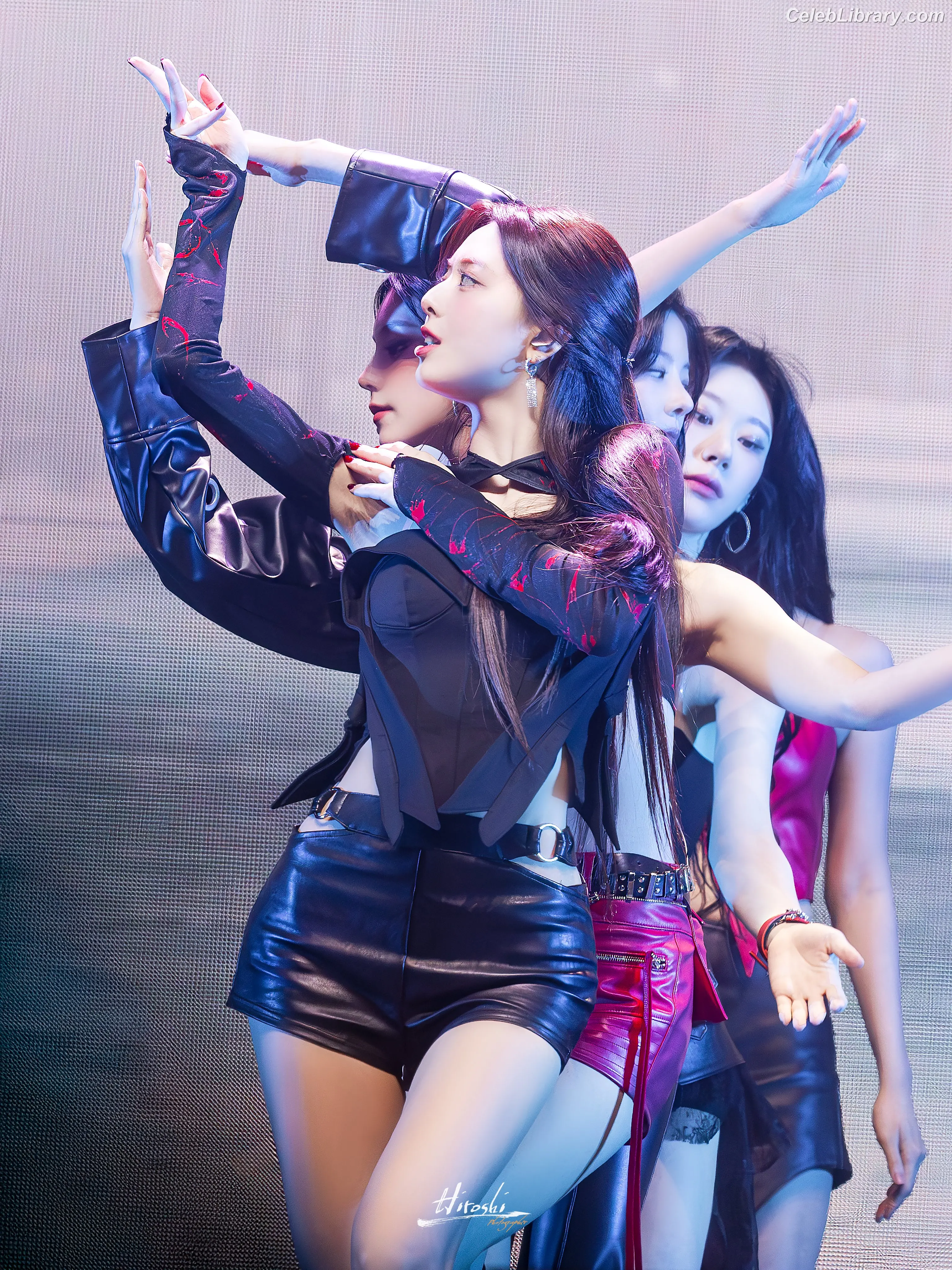 Yuna - ITZY (유나, Shin Yu Na) photo 3 of 1697