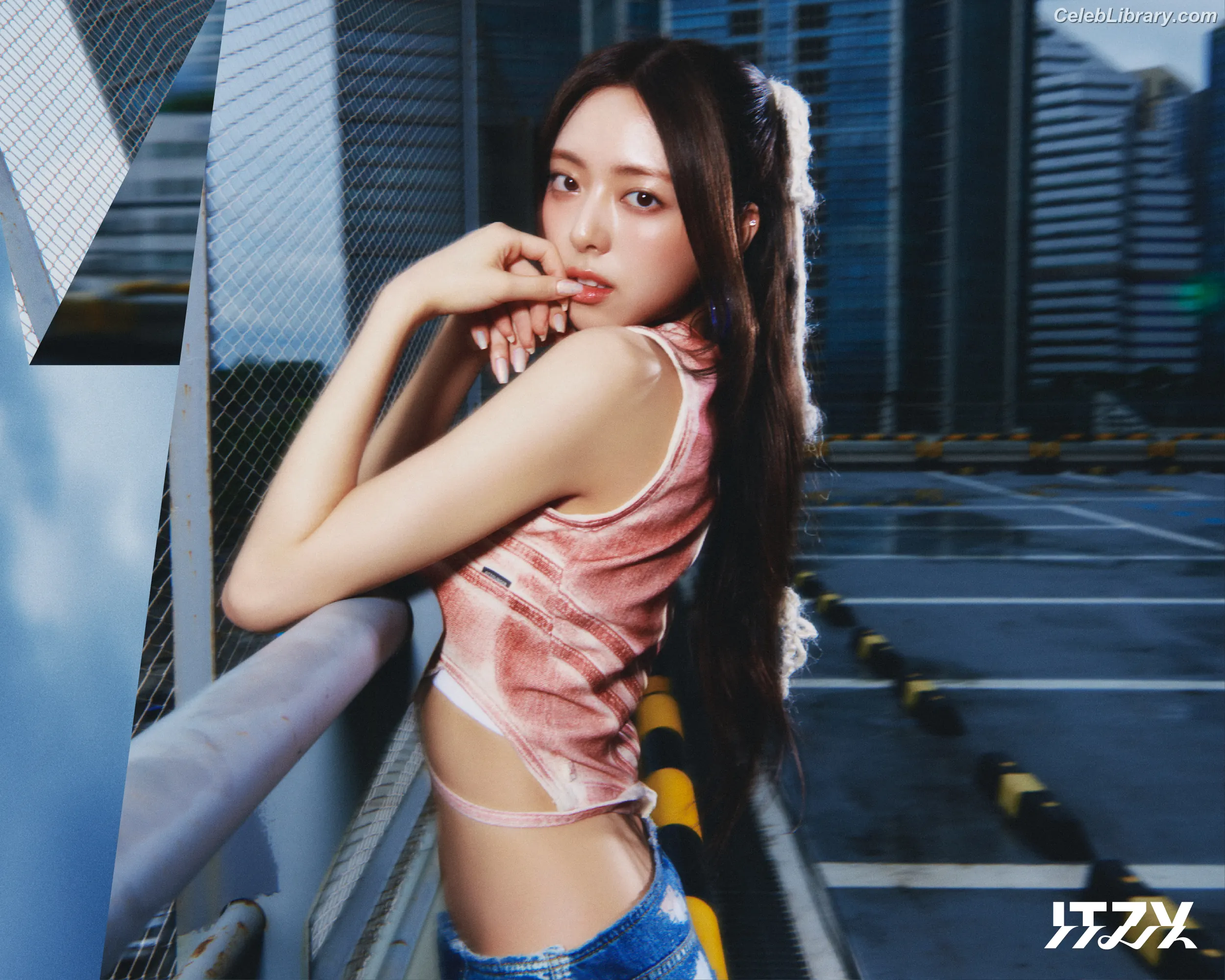 Yuna - ITZY (유나, Shin Yu Na) photo 23 of 1697