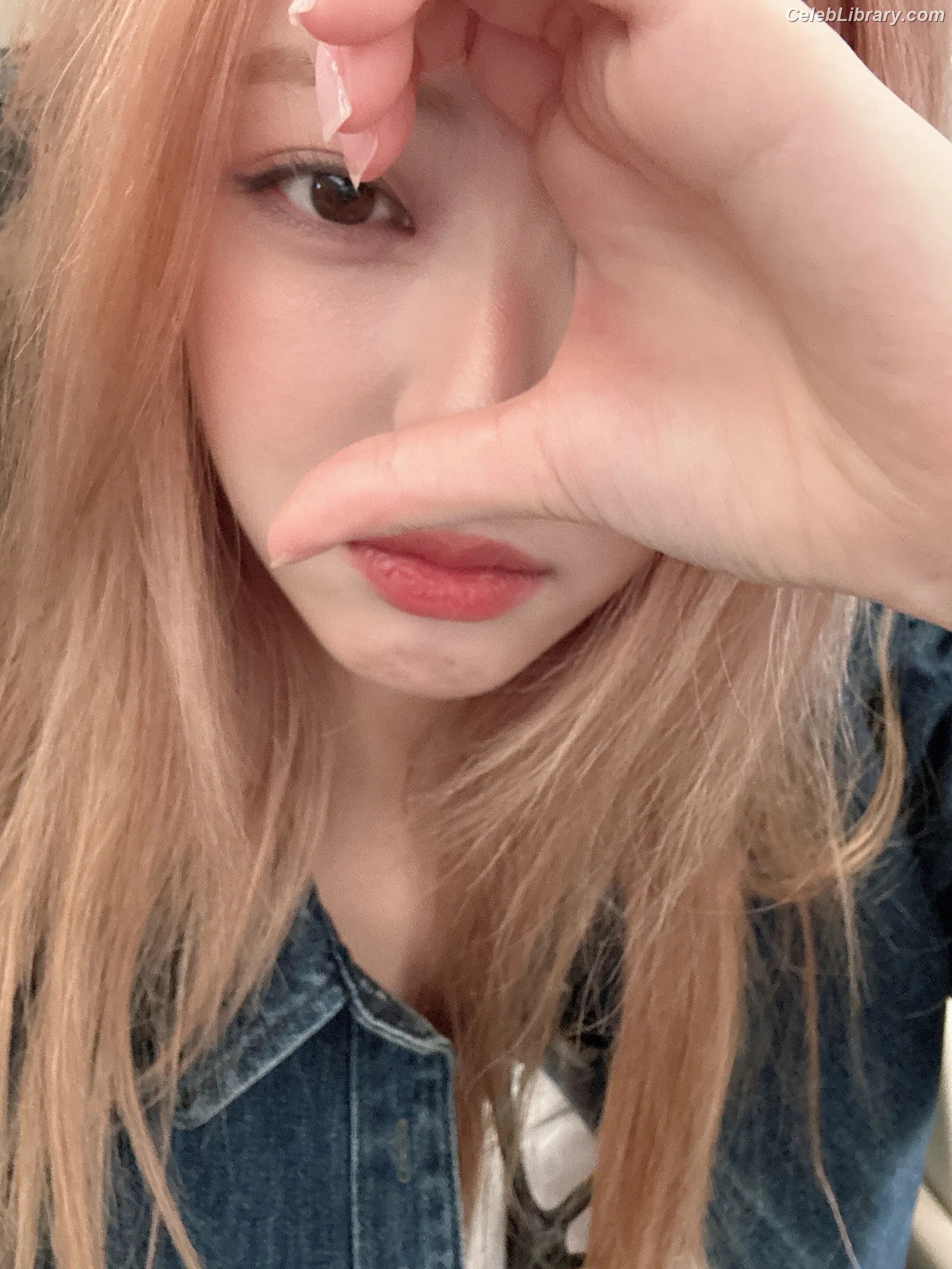 Yuna - ITZY (유나, Shin Yu Na) photo 19 of 1697