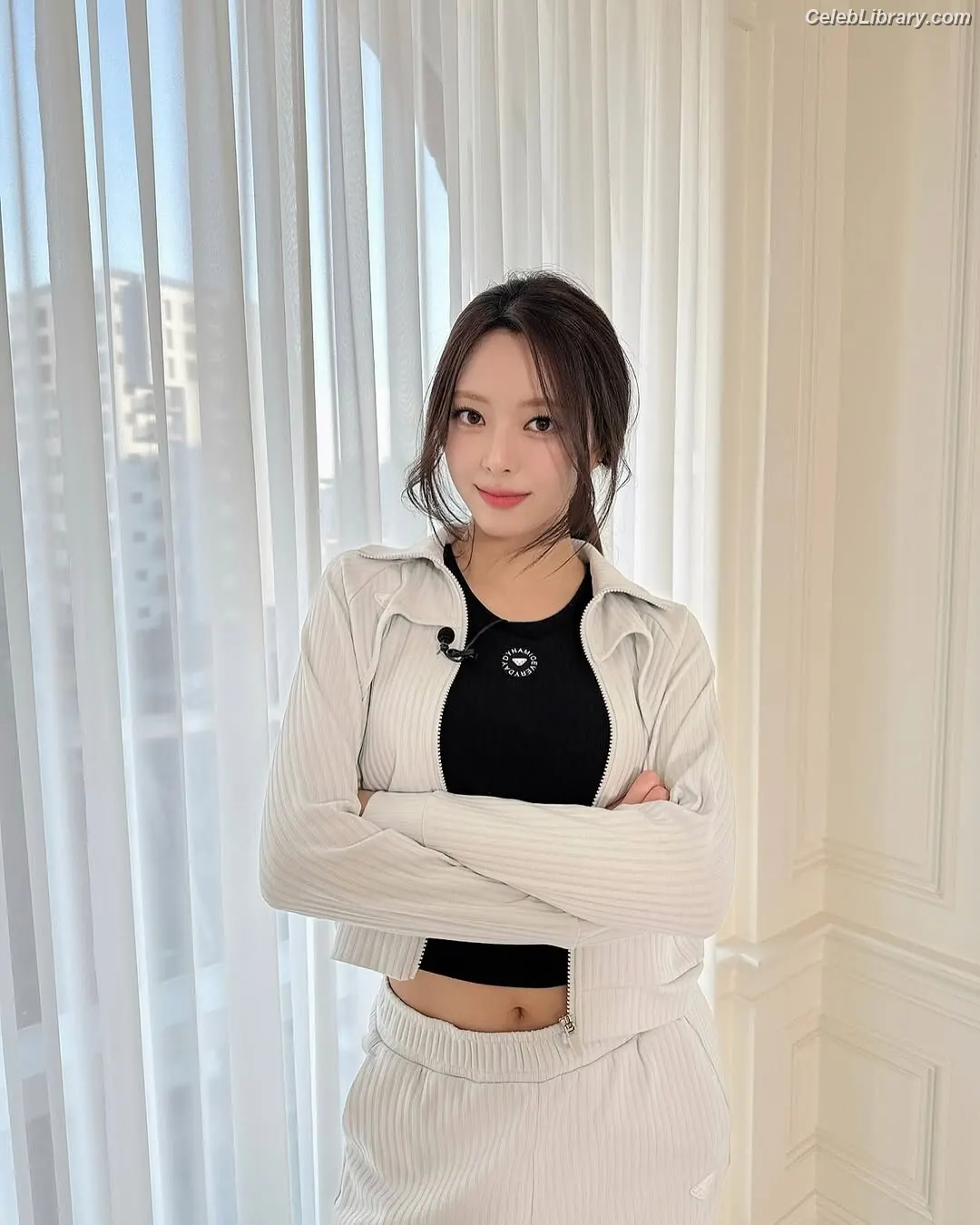 Yuna - ITZY (유나, Shin Yu Na) photo 5 of 1697