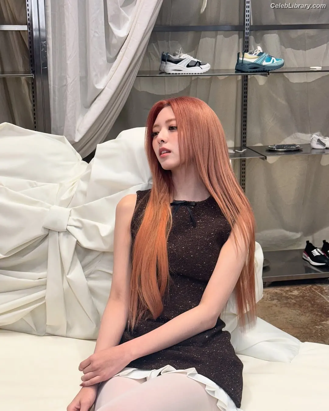 Yuna - ITZY (유나, Shin Yu Na) photo 8 of 1697