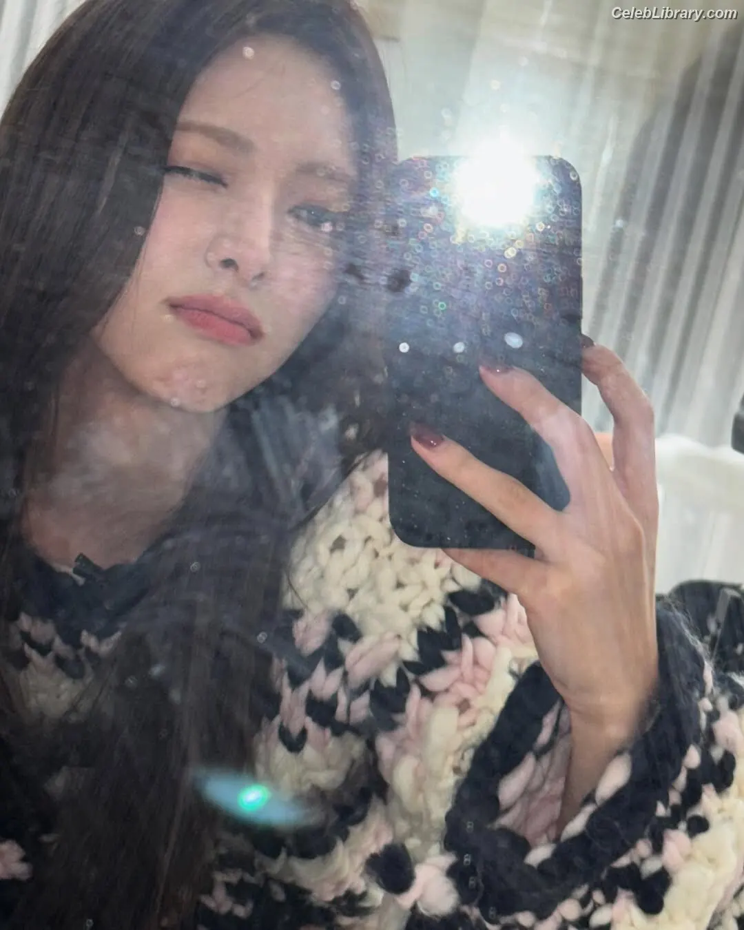 Yuna - ITZY (유나, Shin Yu Na) photo 7 of 1697